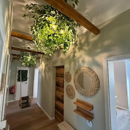 Chez Frederic בוכום