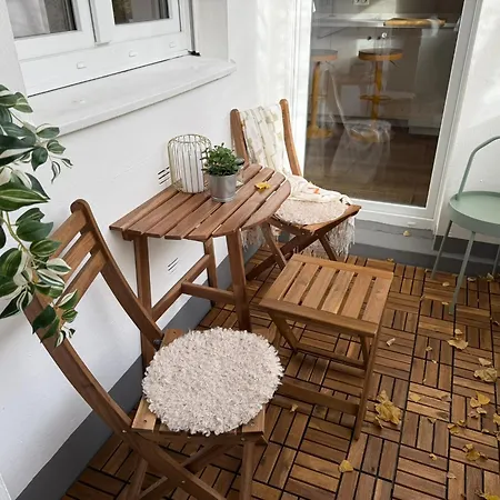 Chez Frederic * בוכום